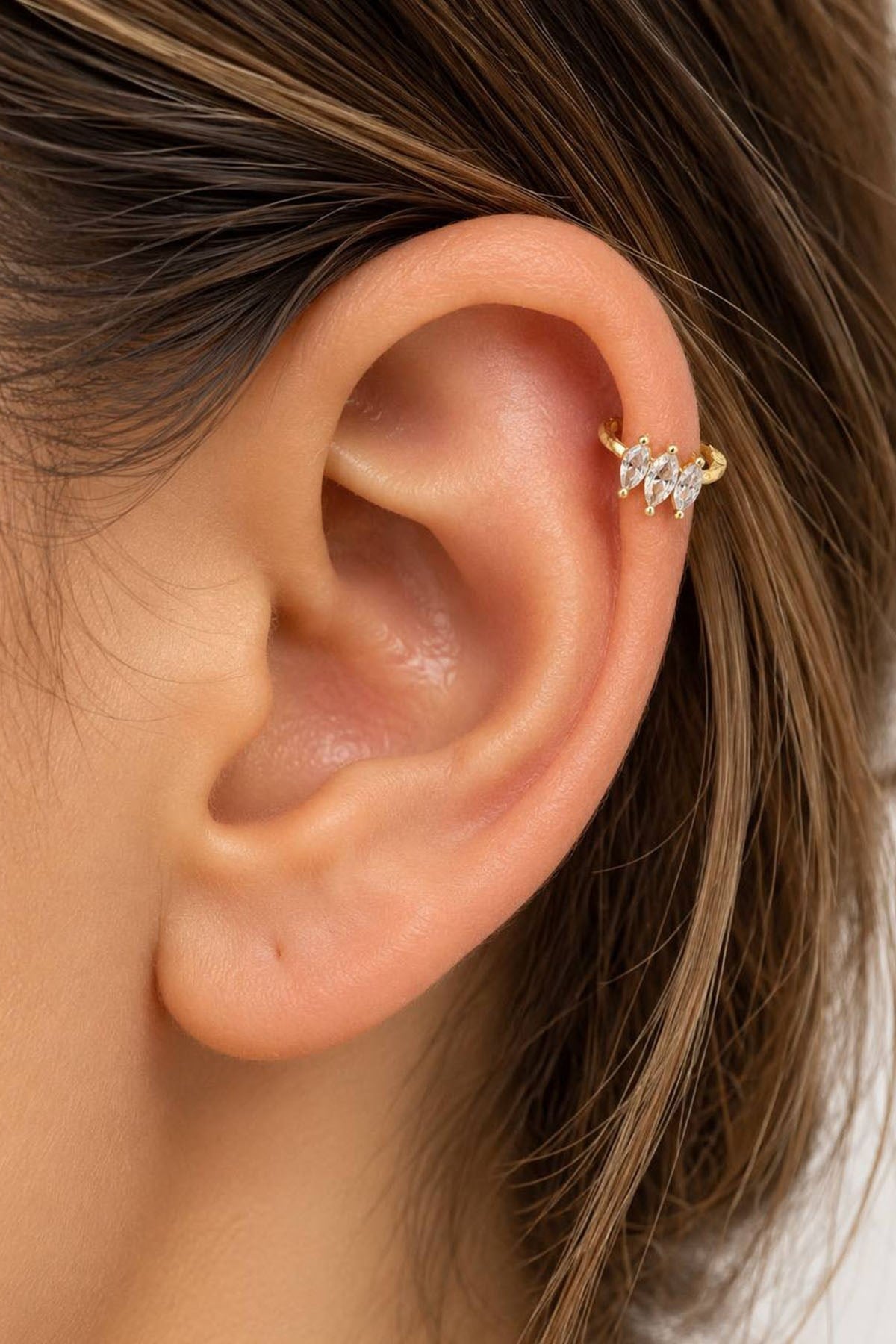 Altın Renk Taşlı Cerrahi Çelik Halka Tragus/Kıkırdak Küpe/Piercing (Tek)