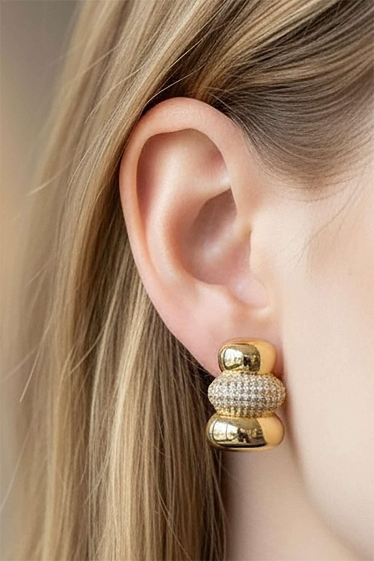 Altın Renk Taş Detaylı 14K Altın Kaplama TX Küpe (Çift)