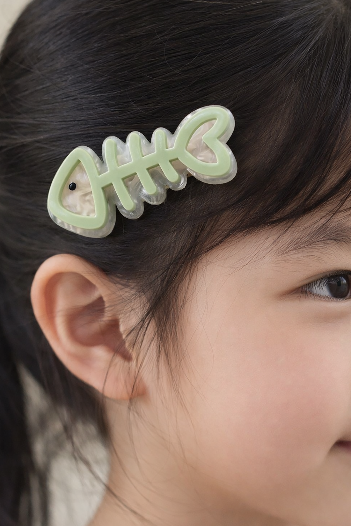 Yeşil Renk Kılçık Figürlü Yan Toka