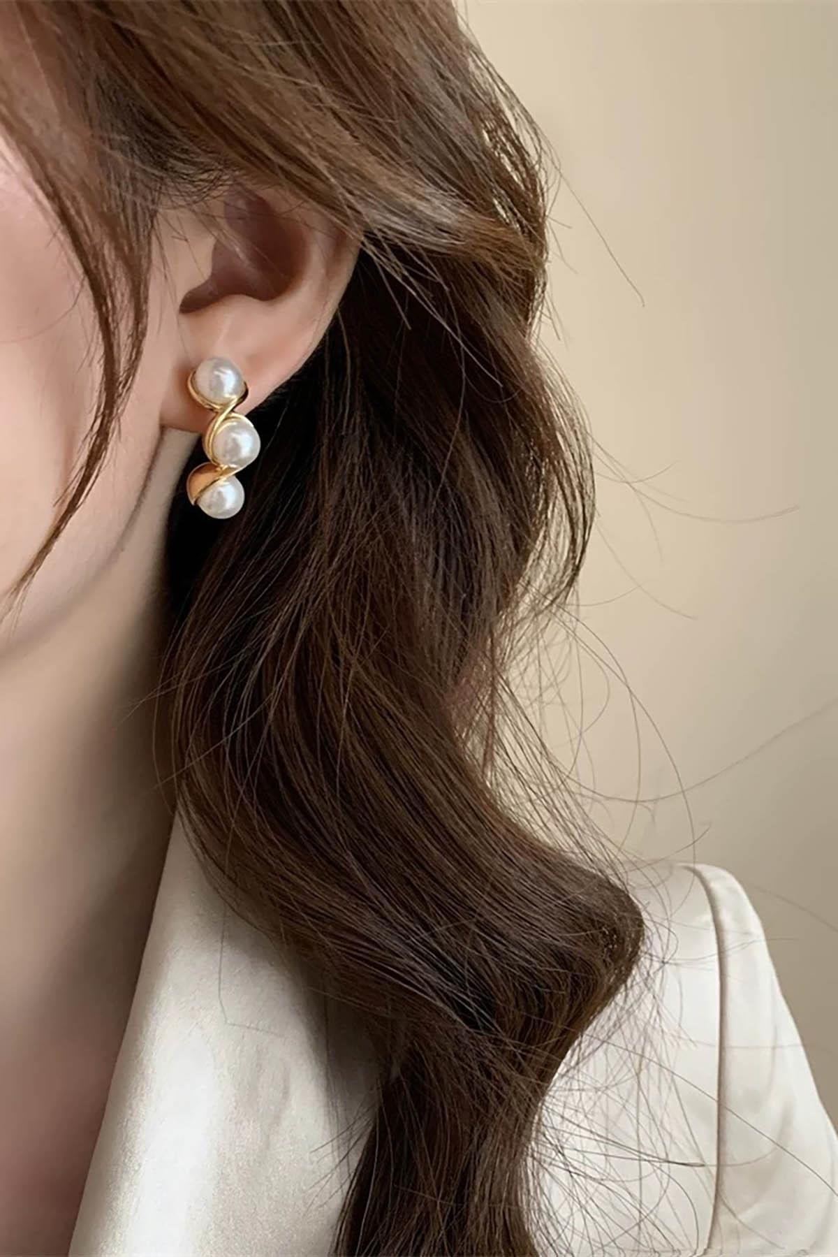 Altın Renk İnci Detaylı Çelik Küpe (Çift)