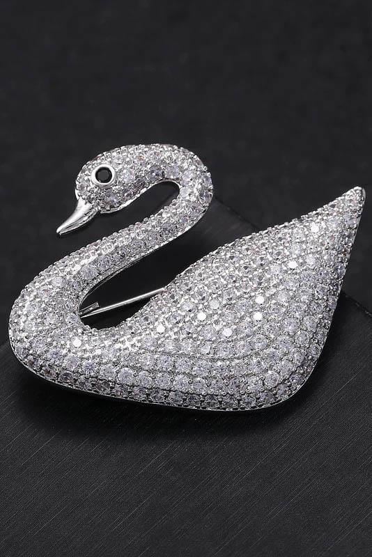 Gümüş Renk Kuğu Figürlü Taş Detaylı Broş