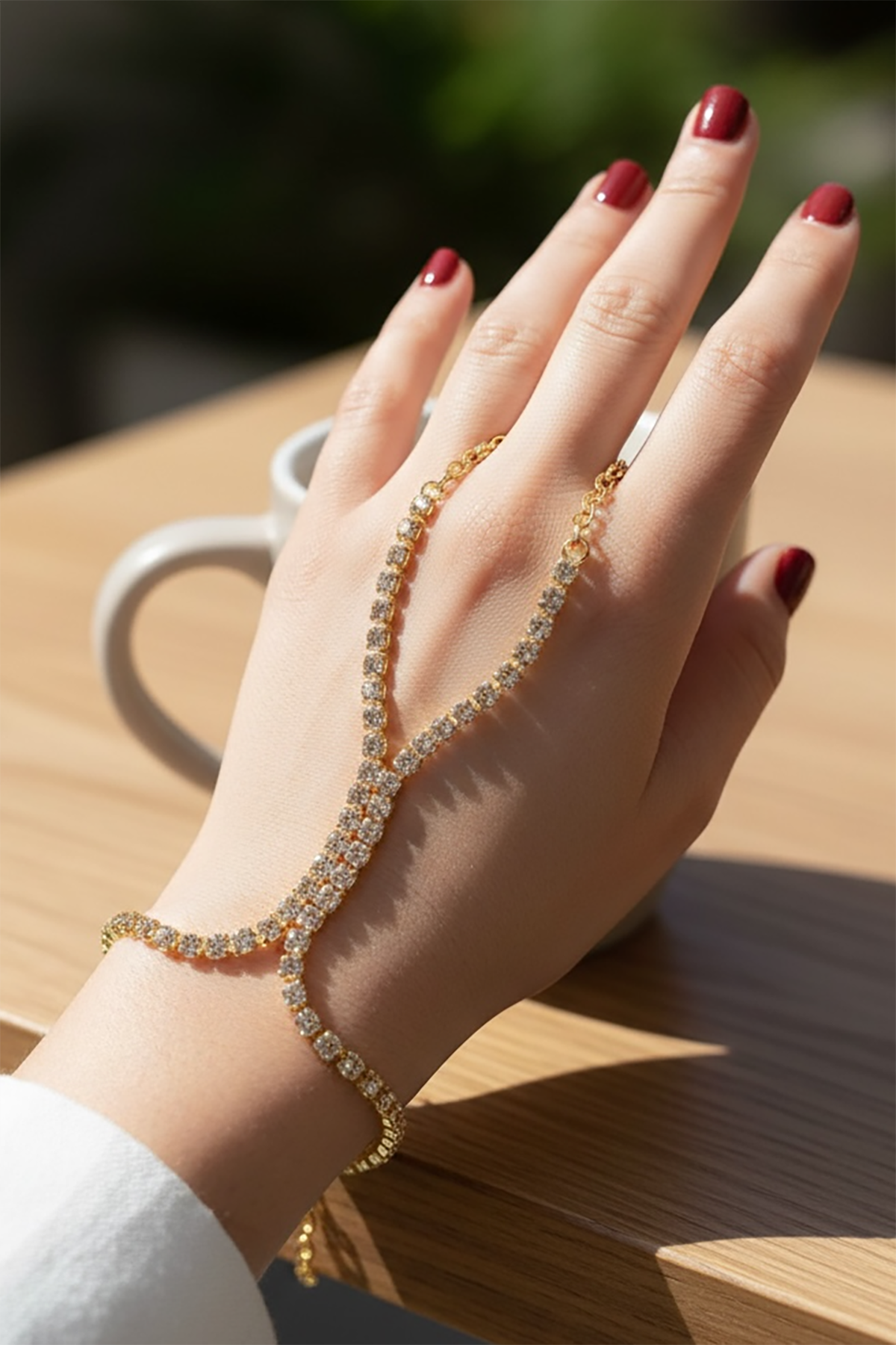 Altın Renk Taş Detaylı Şahmeran