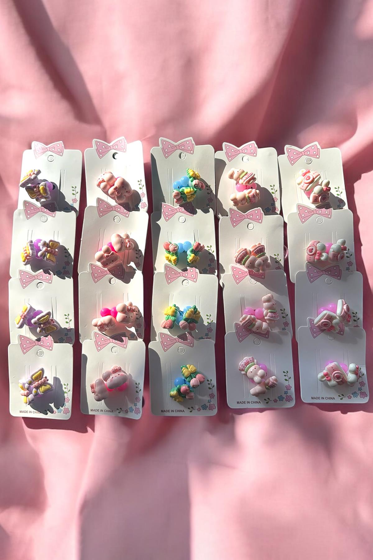 20'li Karışık Renk Karışık Figürlü Lastik Toka Set