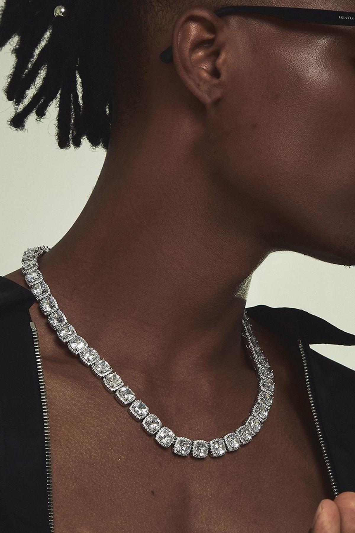 Gümüş Renk Taş Detaylı Unisex VİP Tasarım Kolye