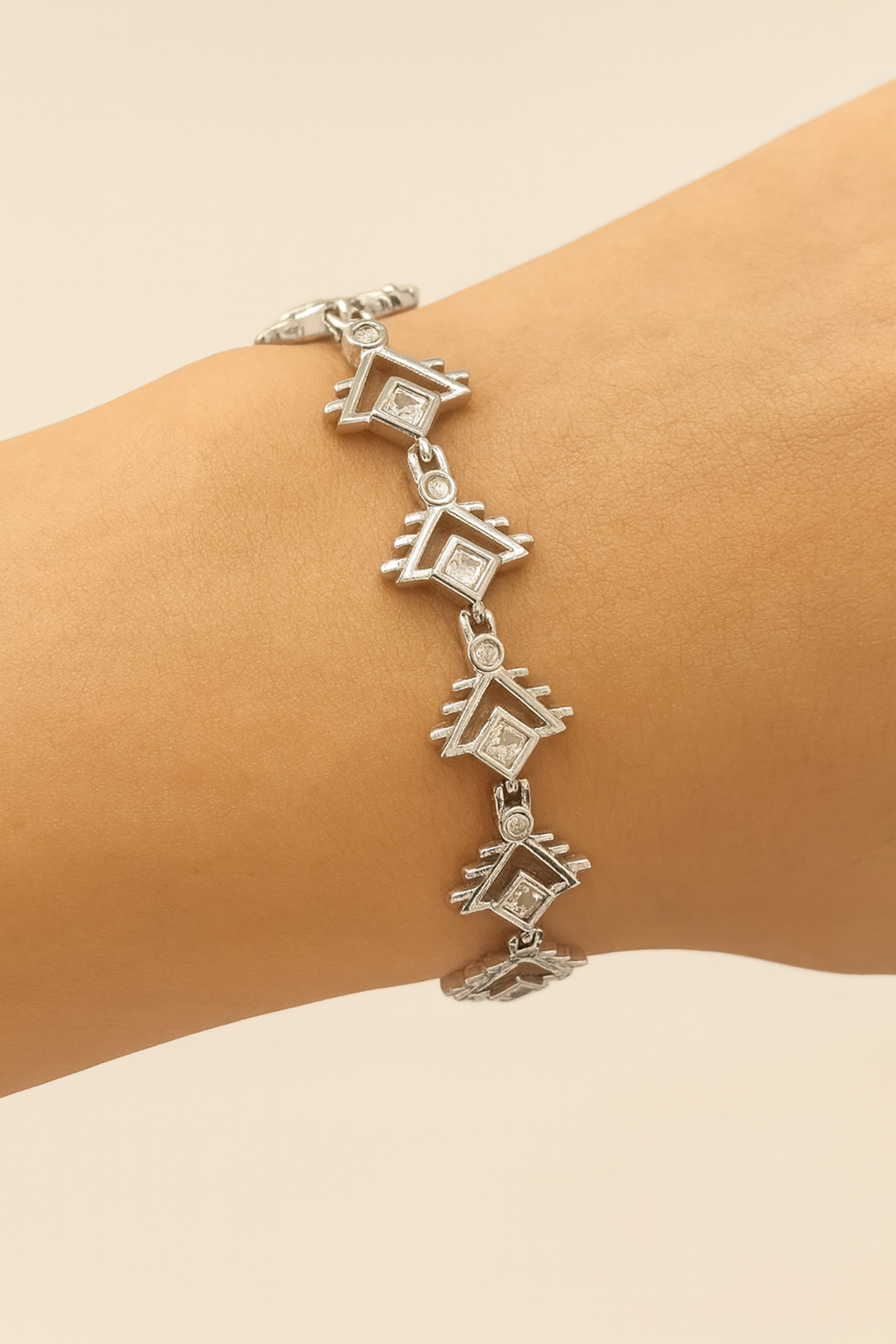 Gümüş Renk Taş Detaylı YSX Bileklik