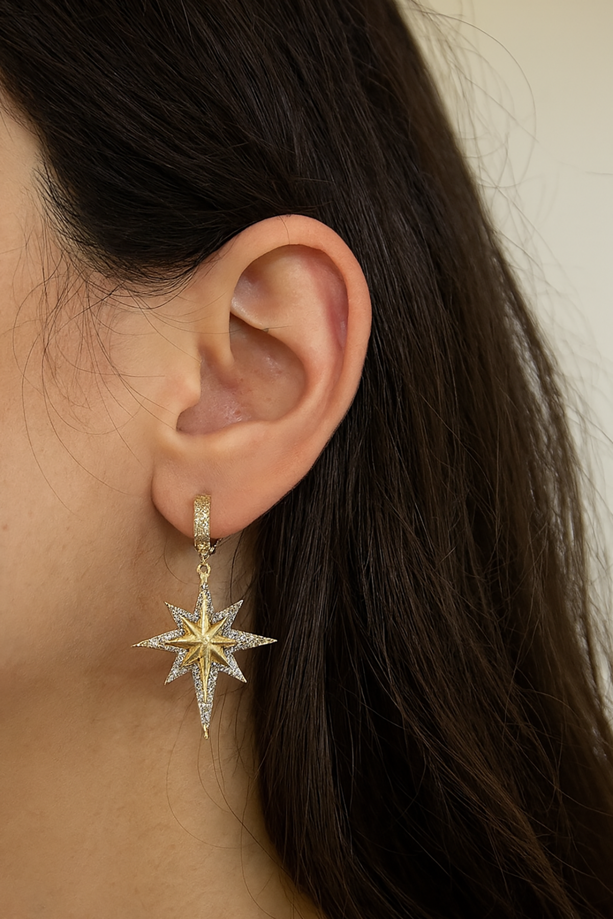 Altın Renk Yıldız Figürlü Çelik Küpe (Çift)