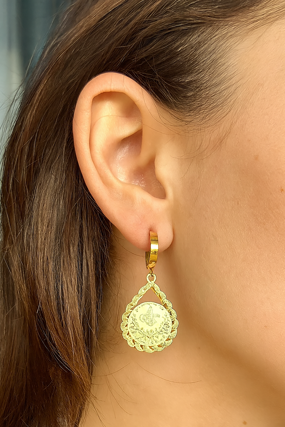 Altın Renk Tuğra Figürlü Çelik Küpe (Çift)