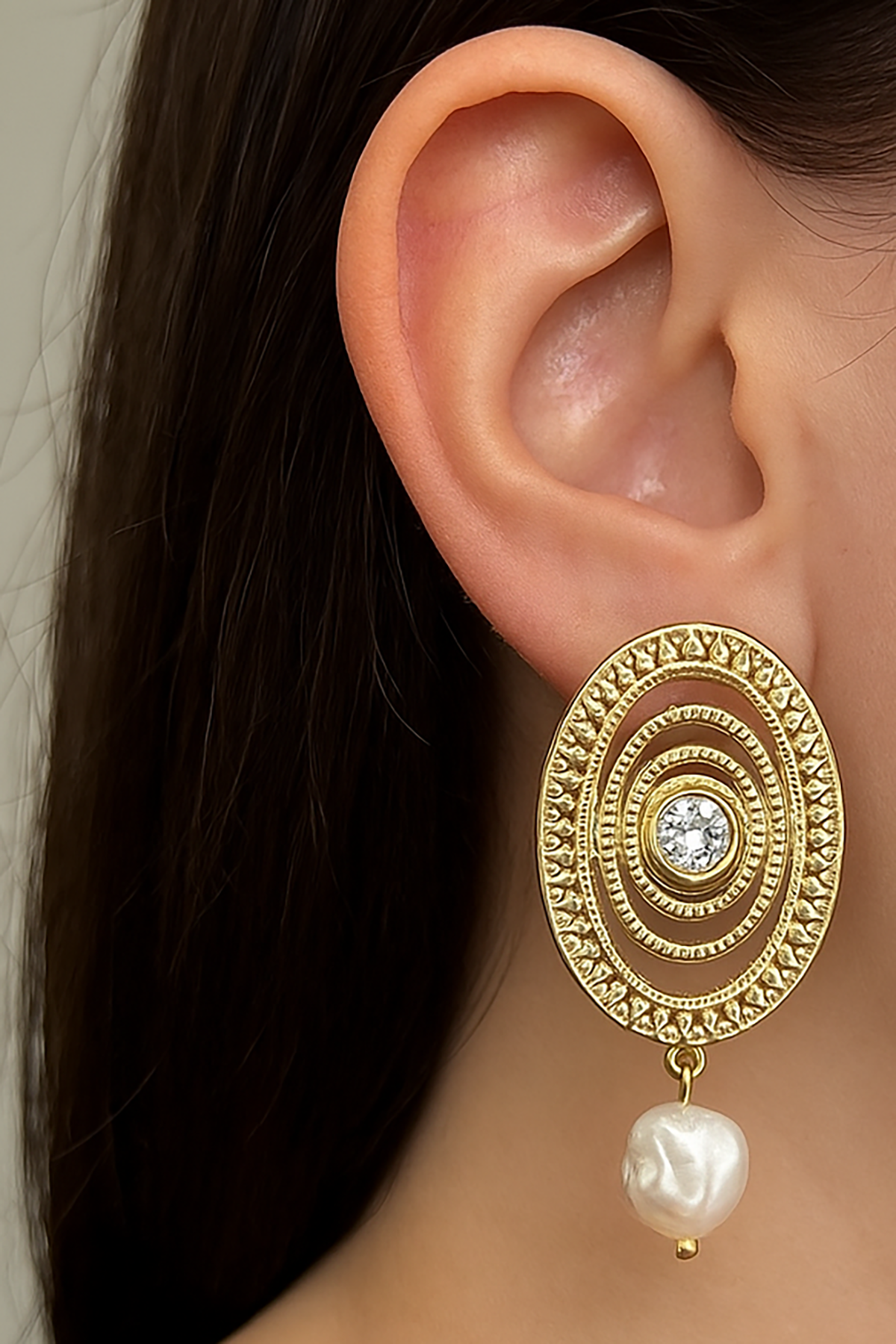 Altın Renk Taş Detaylı Küpe (Çift)