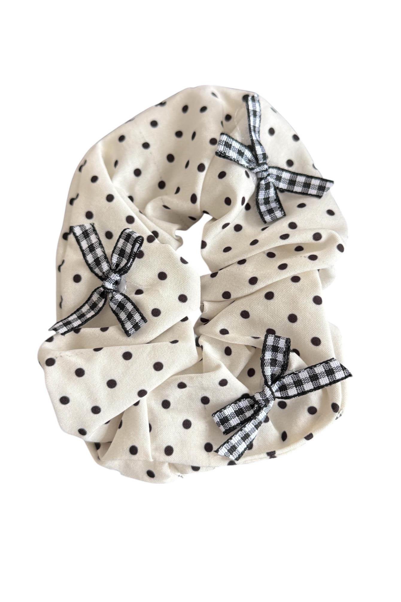 Beyaz Renk Puantiye Figürlü Simit Toka