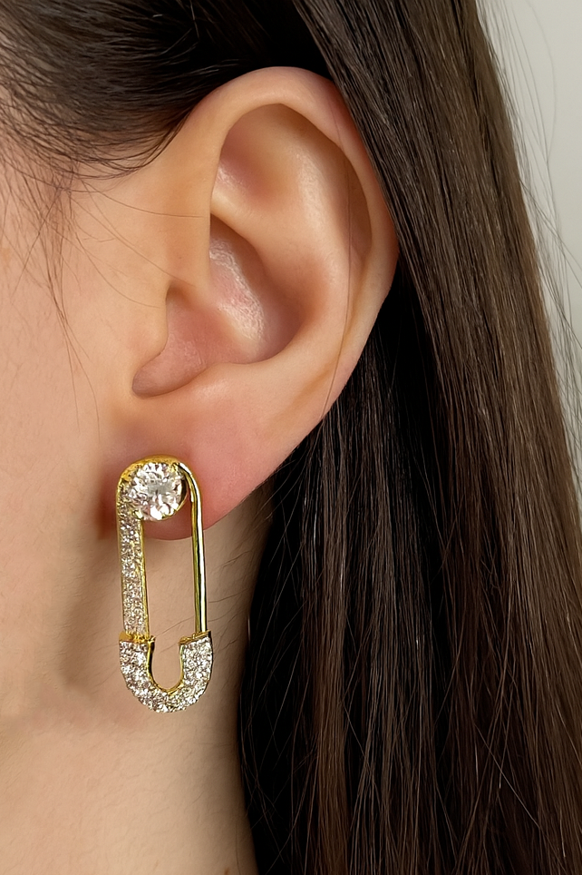 Altın Renk Kilit Figürlü Taş Detaylı Küpe (Çift)