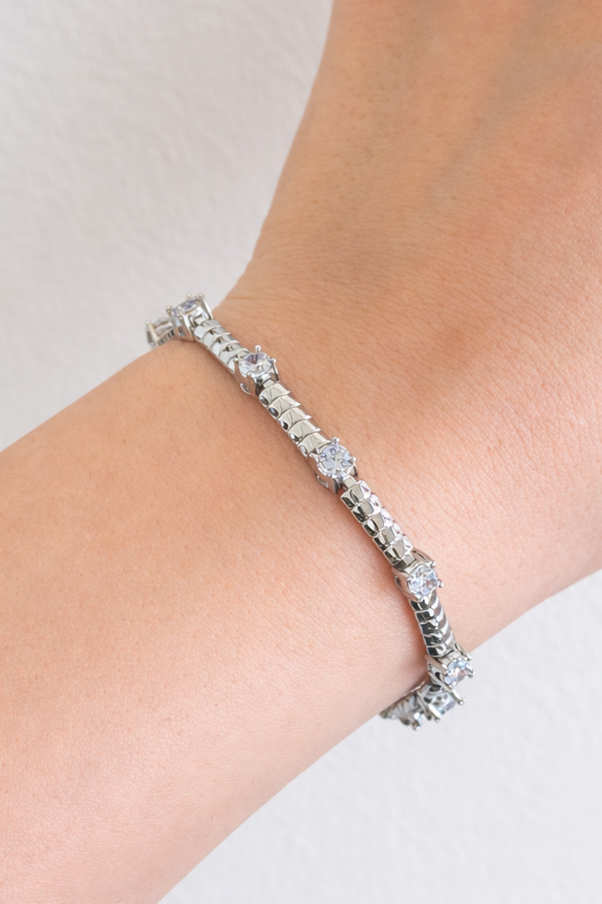 Gümüş Renk 14K Altın Kaplama Taşlı Cm Bileklik