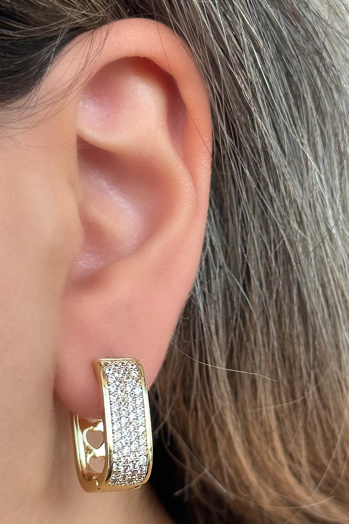 Altın Renk Taş Detaylı Küpe (Çift)