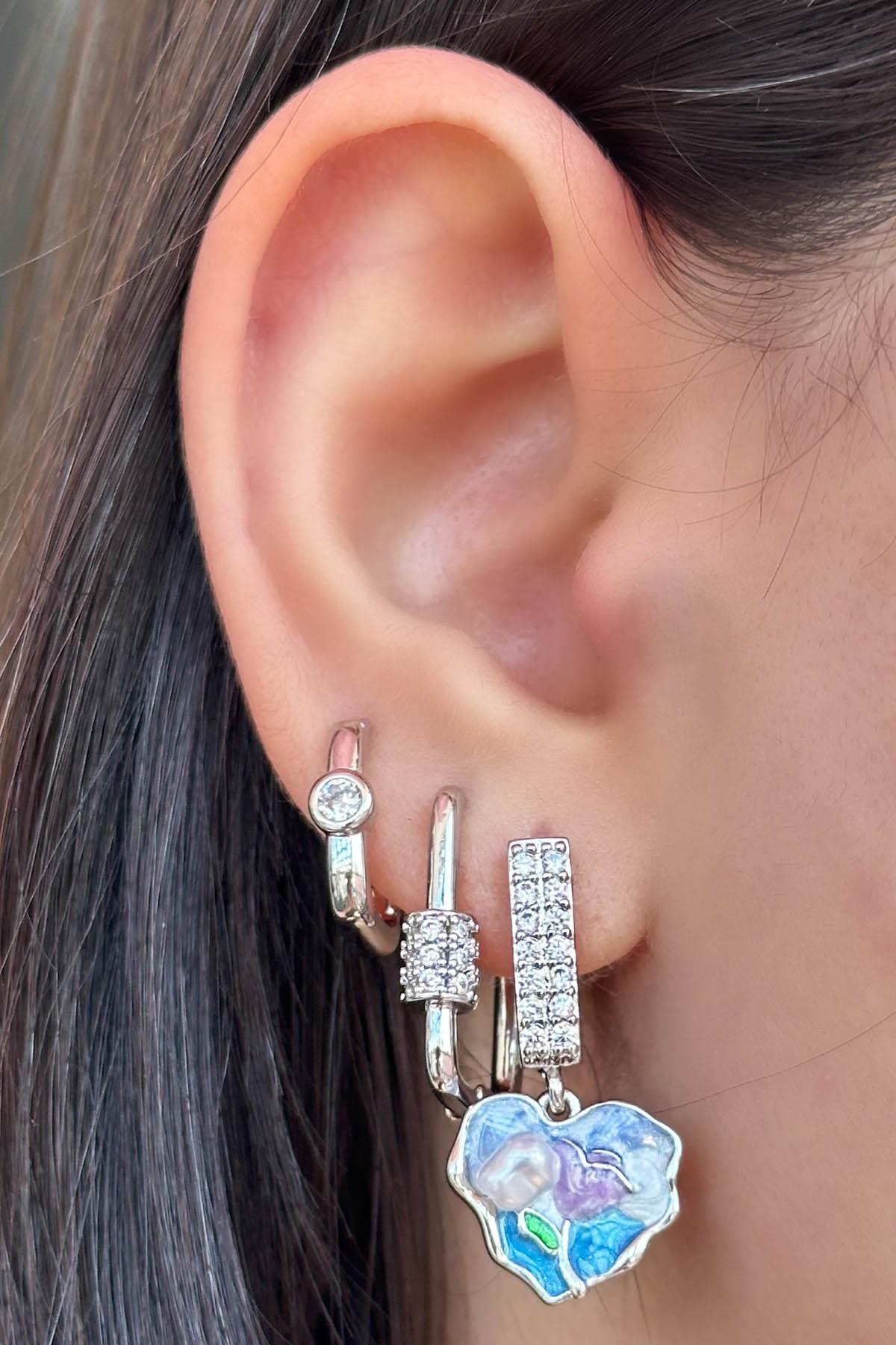 Gümüş Renk Taş Detaylı 3'lü YSX Küpe Set