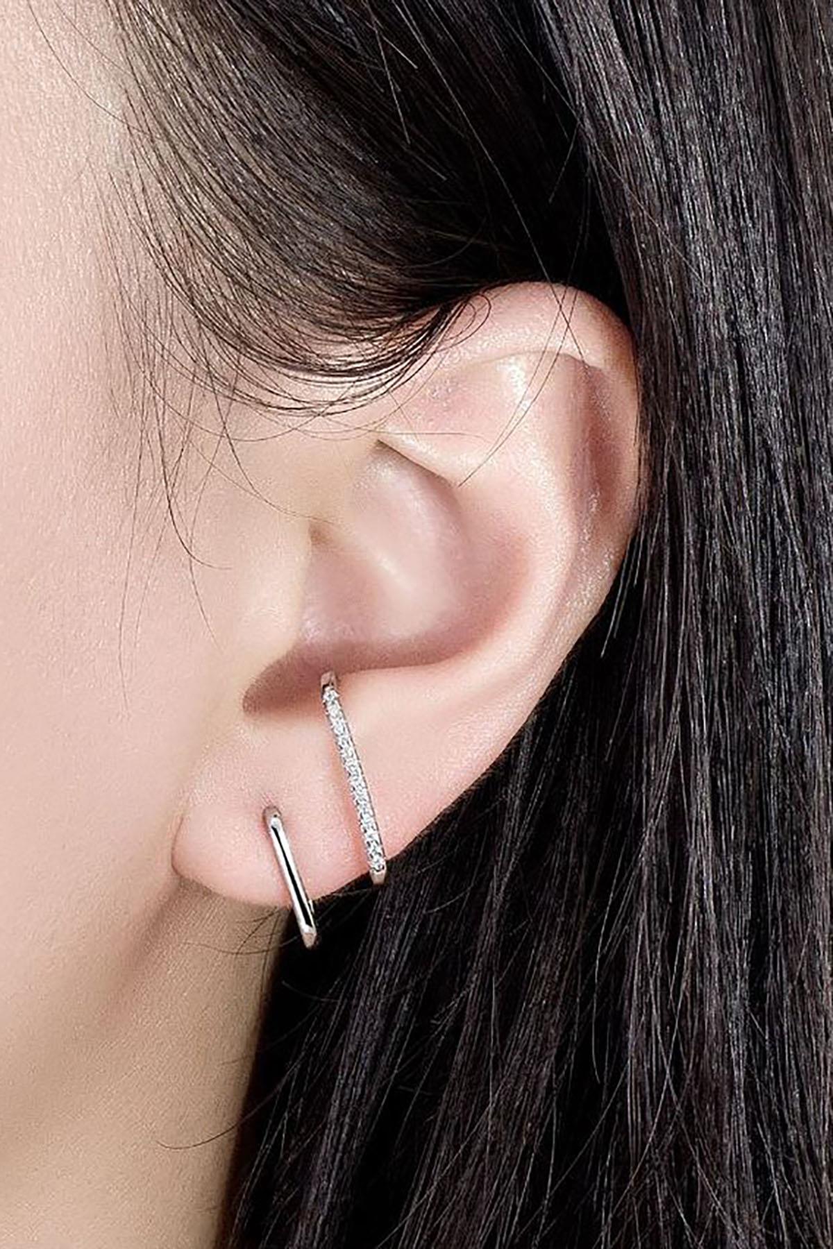 Gümüş Renk Taş Detaylı Çelik Küpe (Çift)