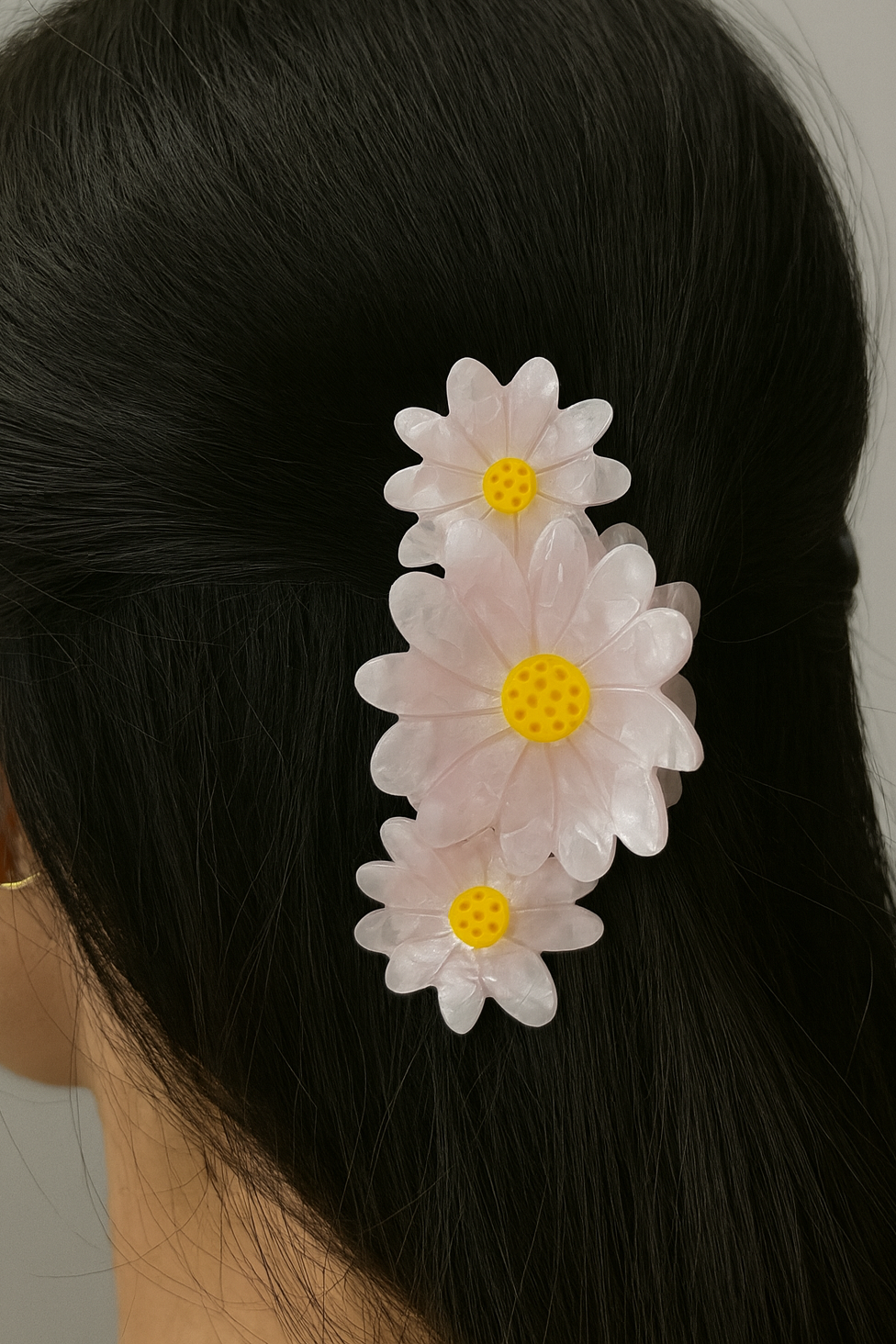 Pembe Renk Çiçek Figürlü Kemik Mandal Toka