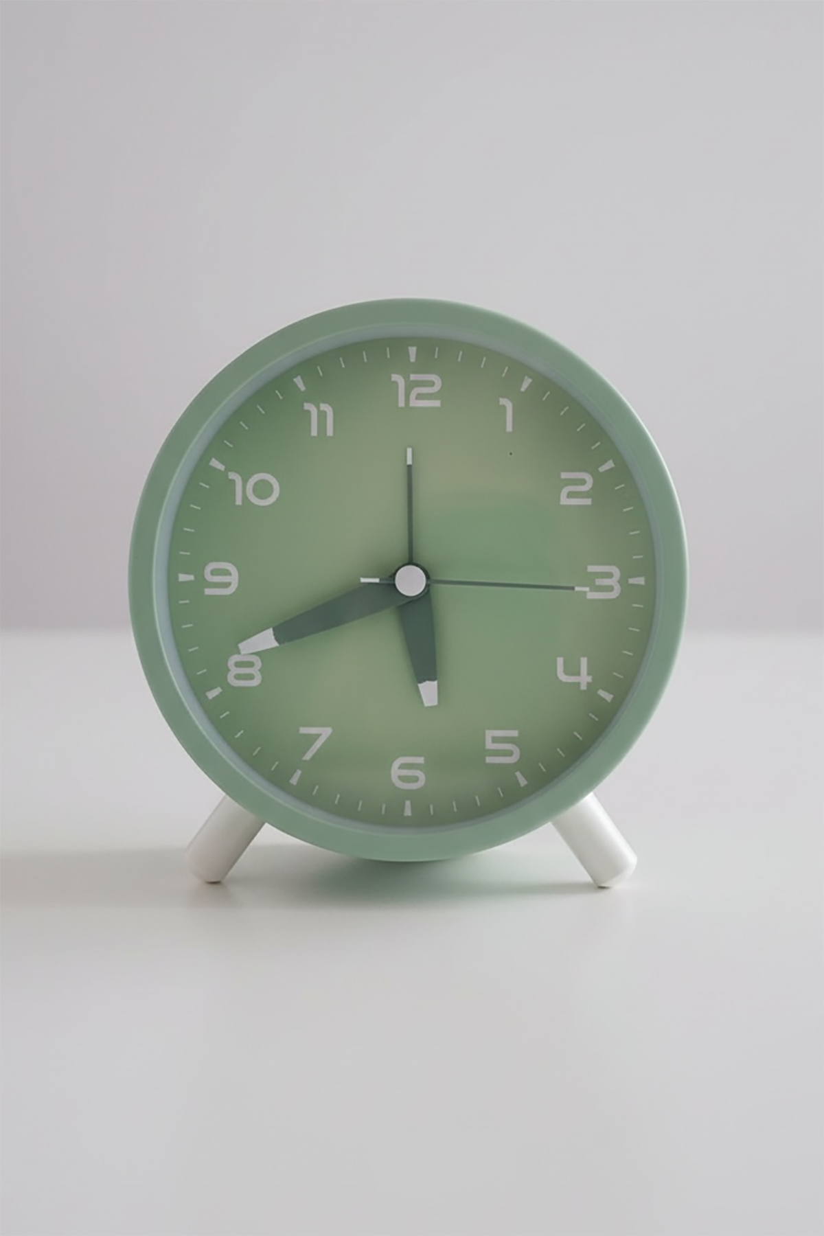 Yeşil Renk Dekoratif Işıklı Alarmlı Masa Saati