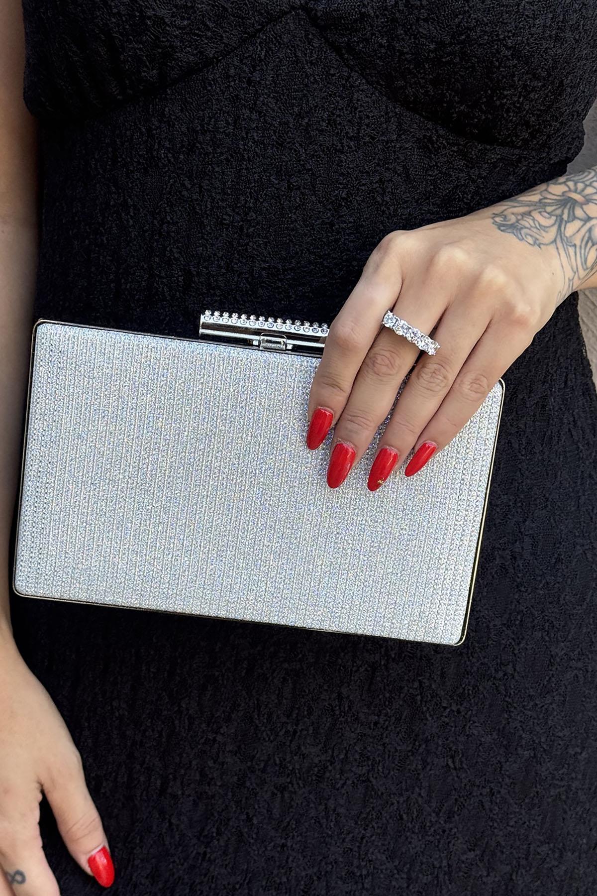 Gümüş Renk Simli Abiye Portföy Çanta