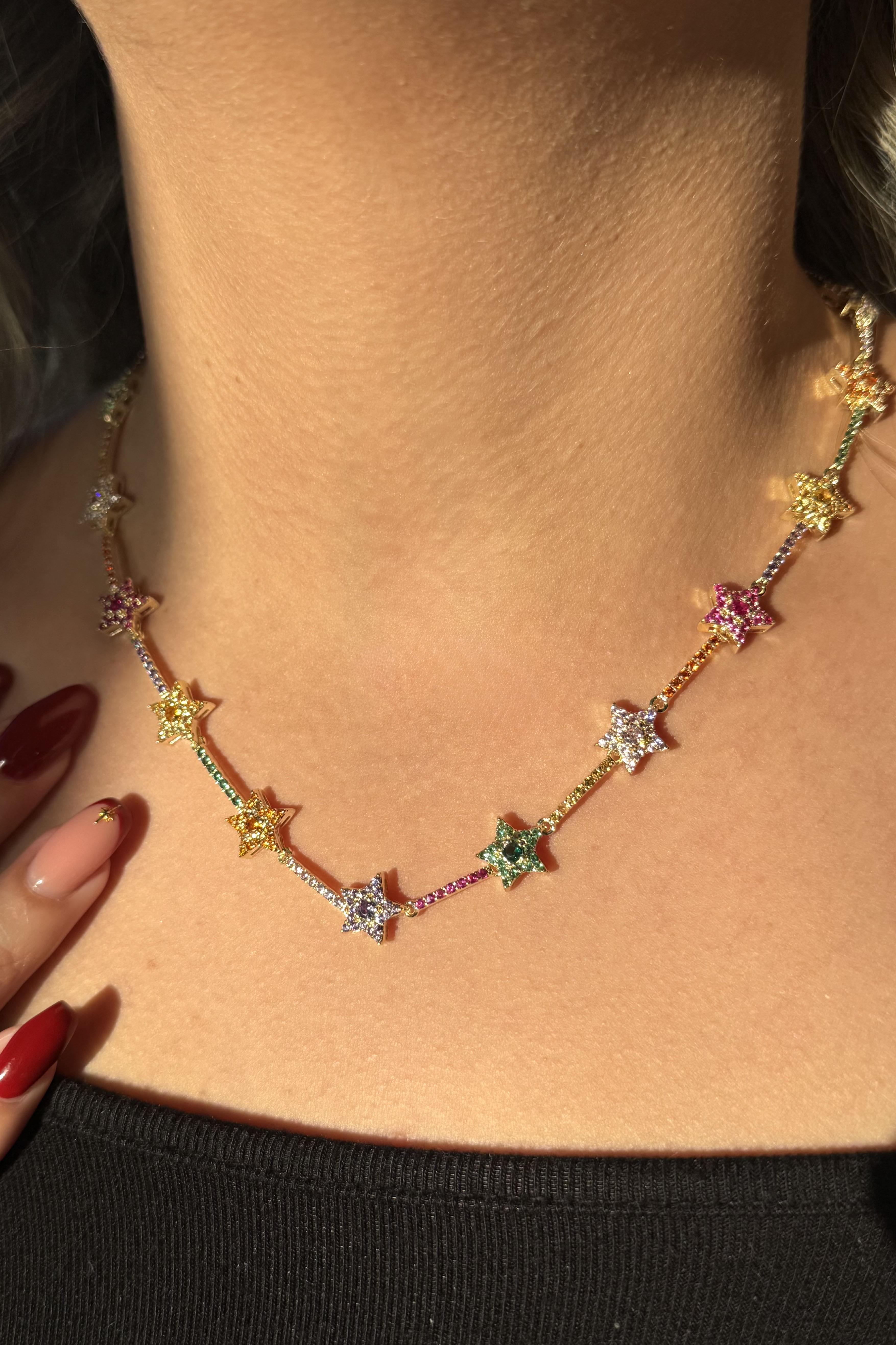 Altın Renk  Yıldız Figürlü Renkli Taş Detaylı Altın Kaplama VİP Kolye