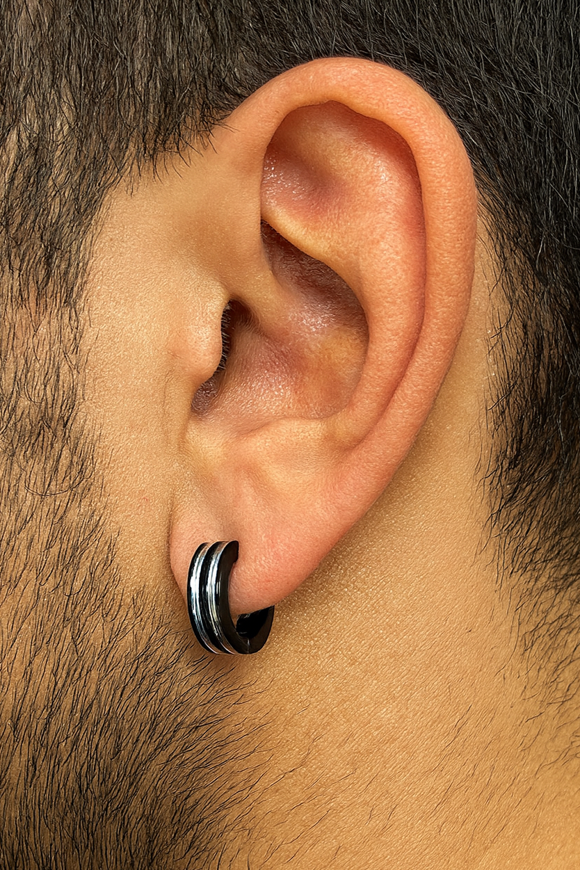 Siyah Renk Çizgi Detaylı Erkek Çelik Küpe (Çift)