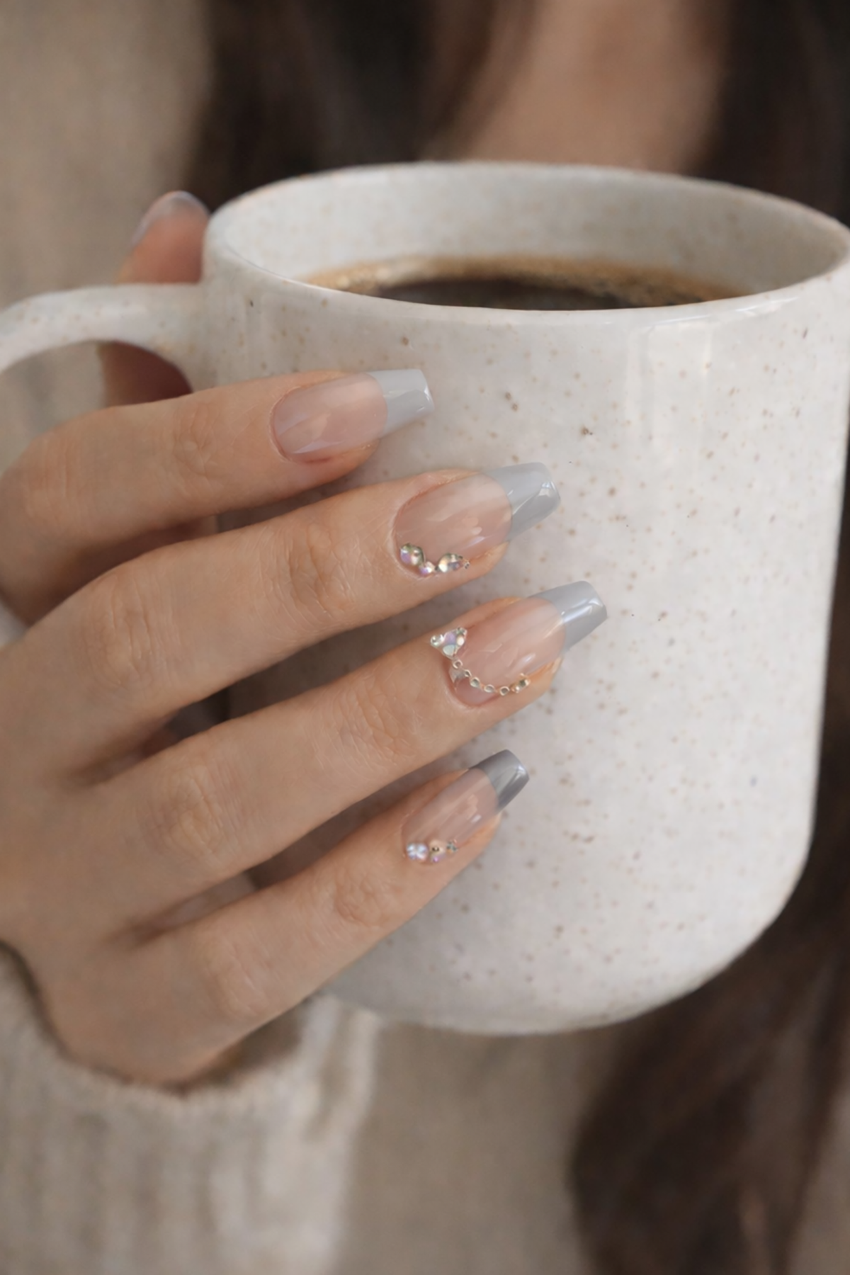 12'li Pudra Ve Koyu Gri Renk Jel Görünümlü Takma Tırnak (Yapıştırıcılı)