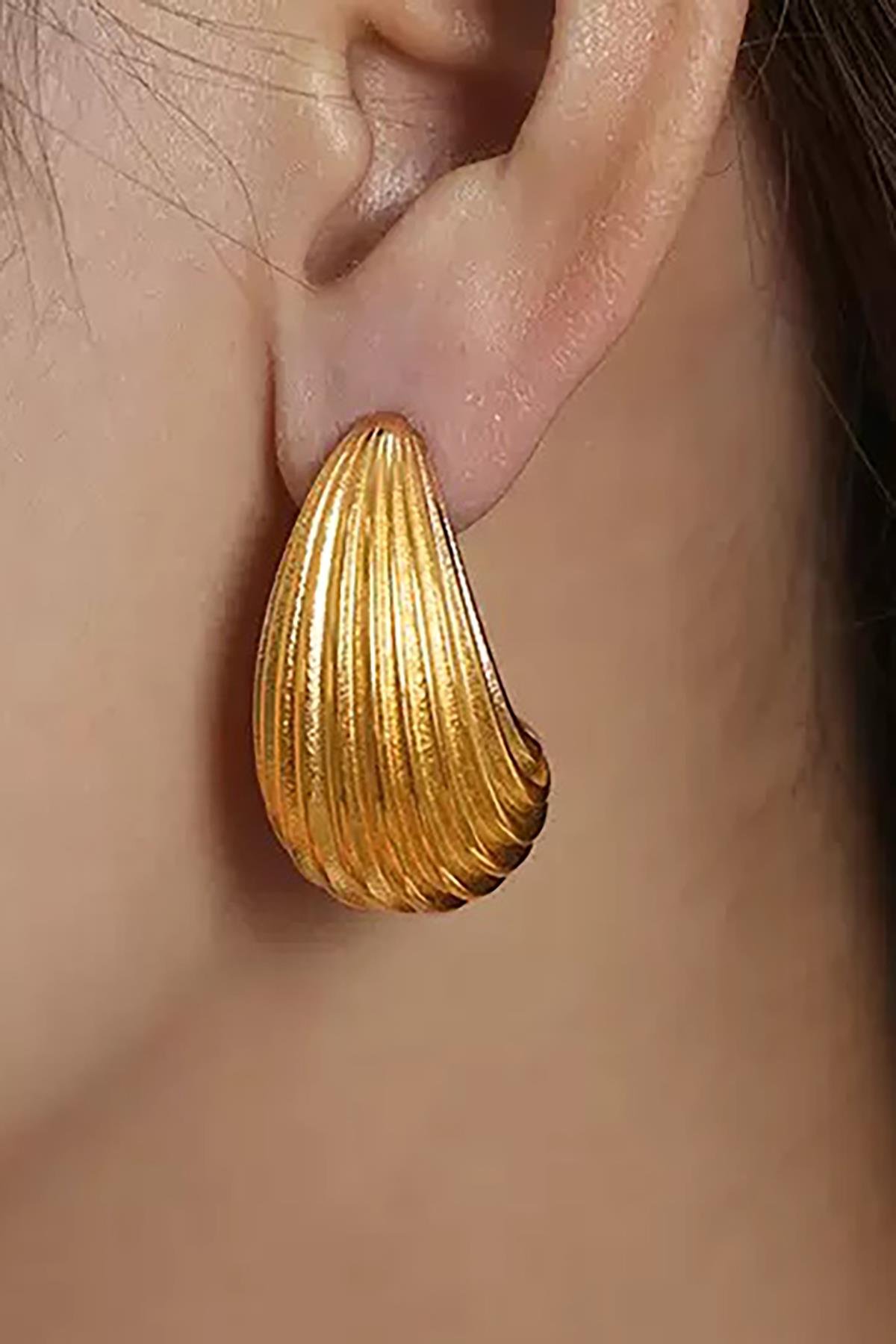 Altın Renk Çelik Küpe (Çift)