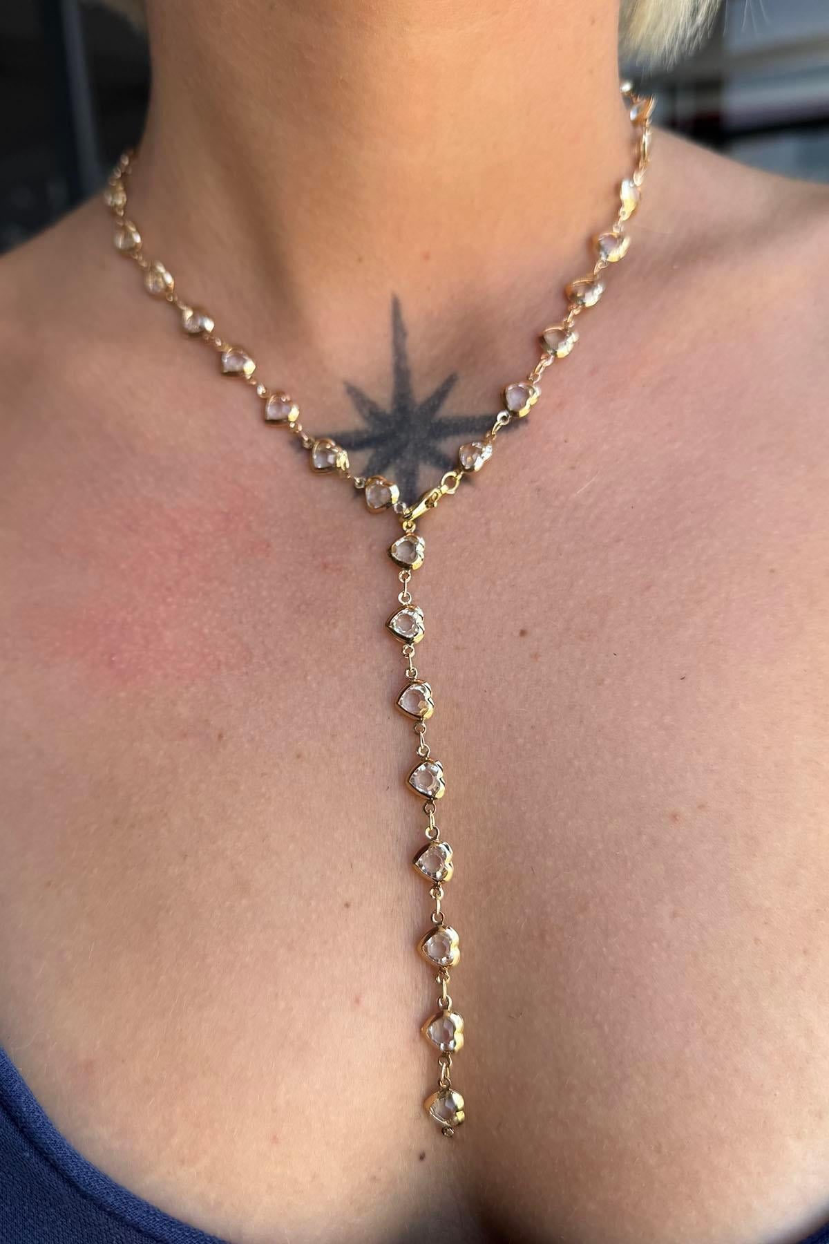 Altın Renk Taşlı Kalp Figürlü Çelik Y Kolye