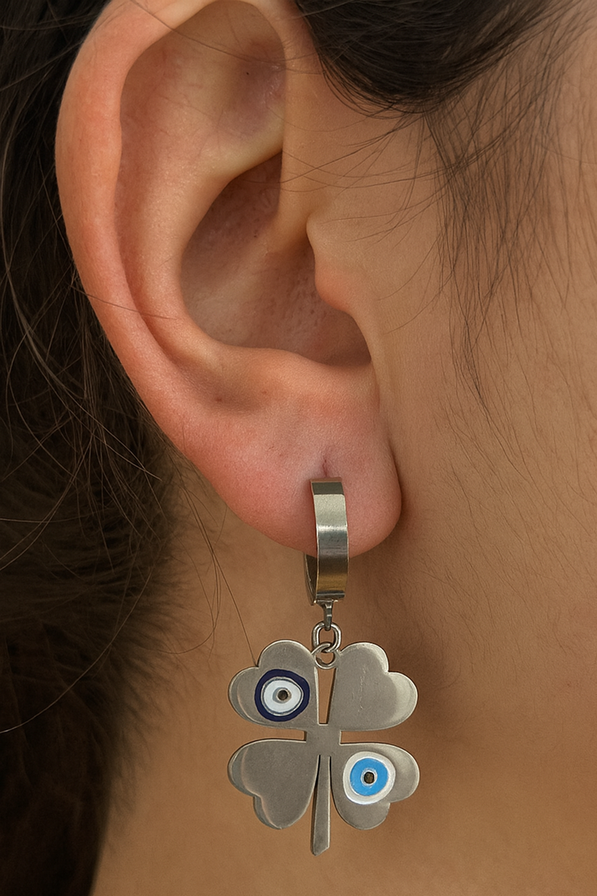 Gümüş Renk Yonca Figürlü Çelik Küpe (Çift)