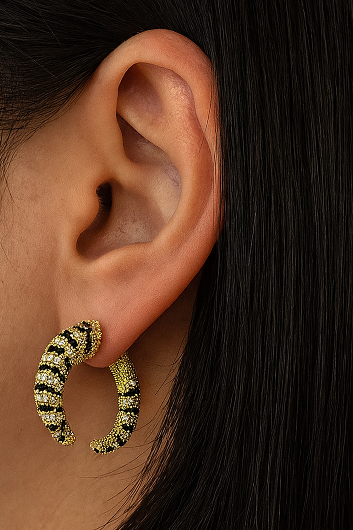 Altın Renk Taş Detaylı 14K Altın Kaplama TX Küpe (Çift)