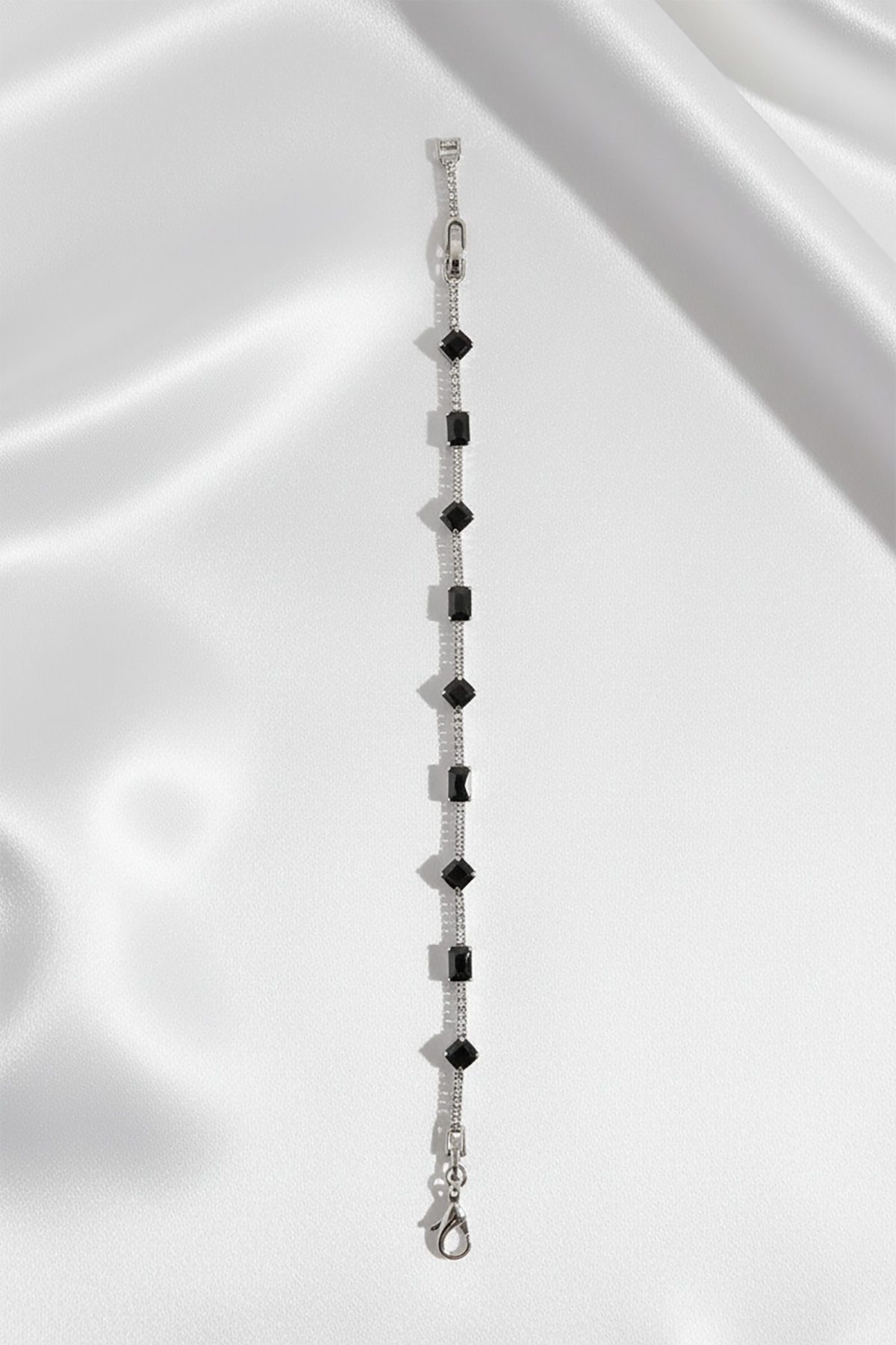 Gümüş Renk Siyah Taş Detaylı Xuping VİP Bileklik