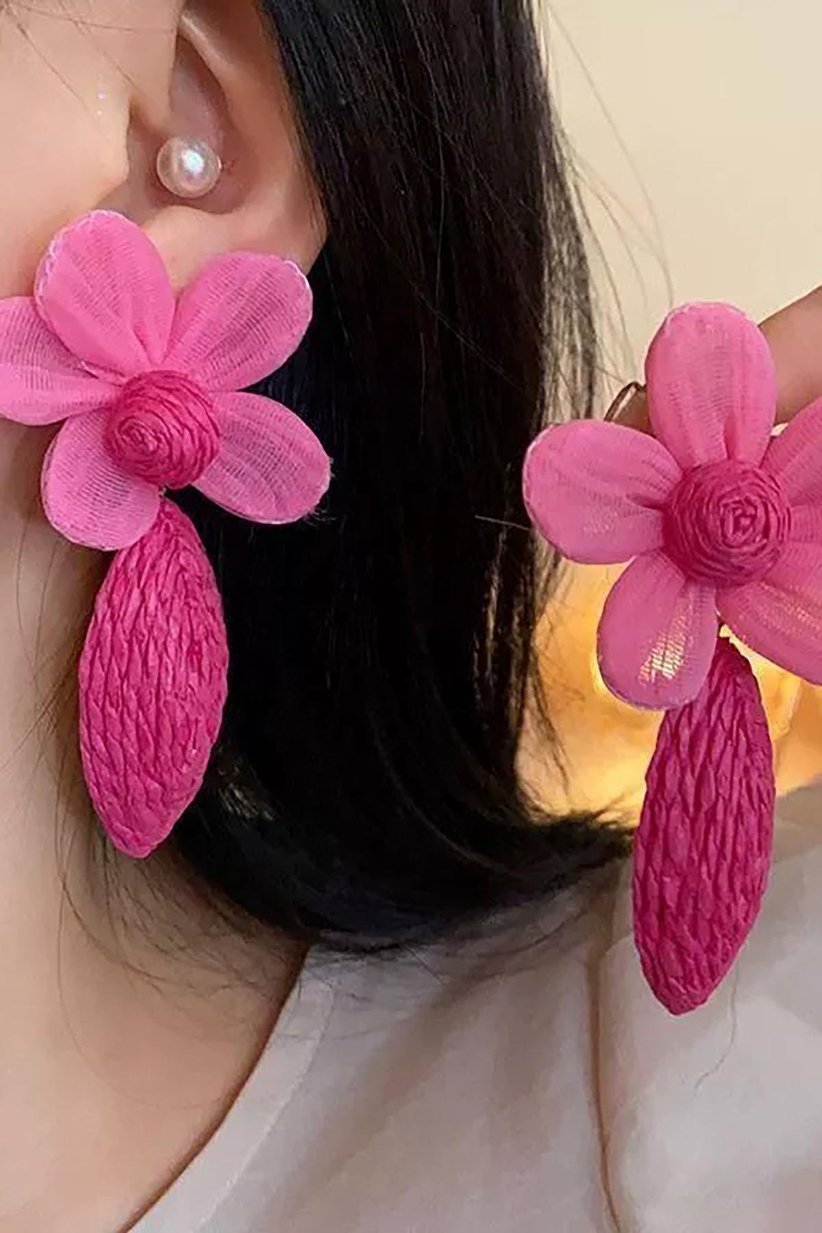 Pembe Renk Çiçek Figürlü Küpe (Çift)