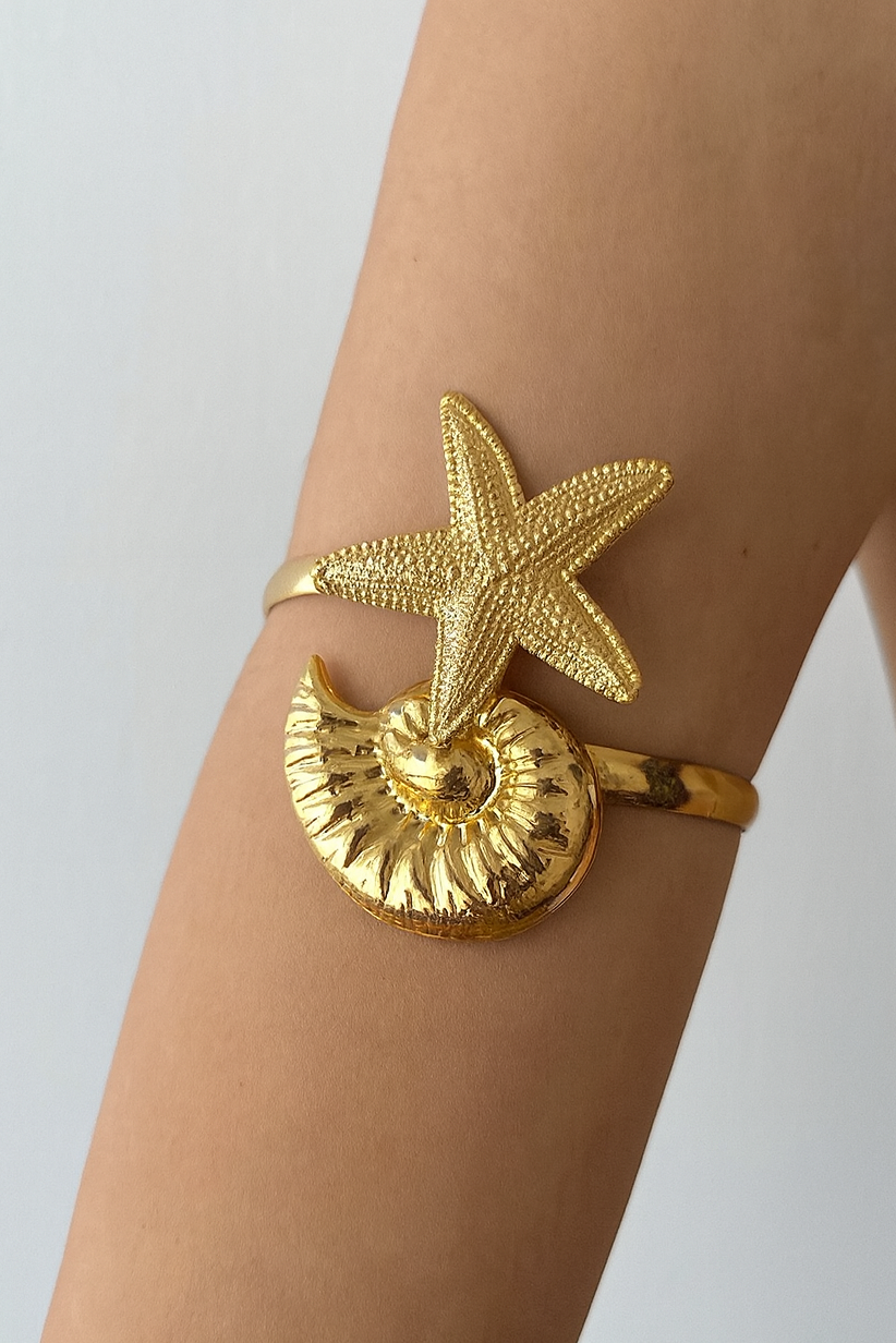 Altın Renk Deniz Kabuğu Ve Yıldız Detaylı Tasarım Bileklik Kol Aksesuarı