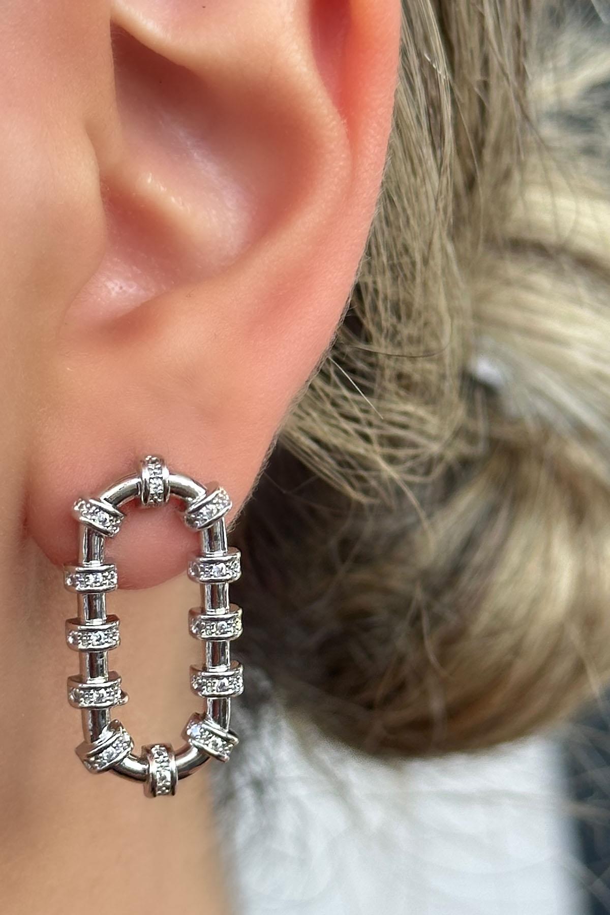 Gümüş Renk Taş Detaylı Küpe (Çift)