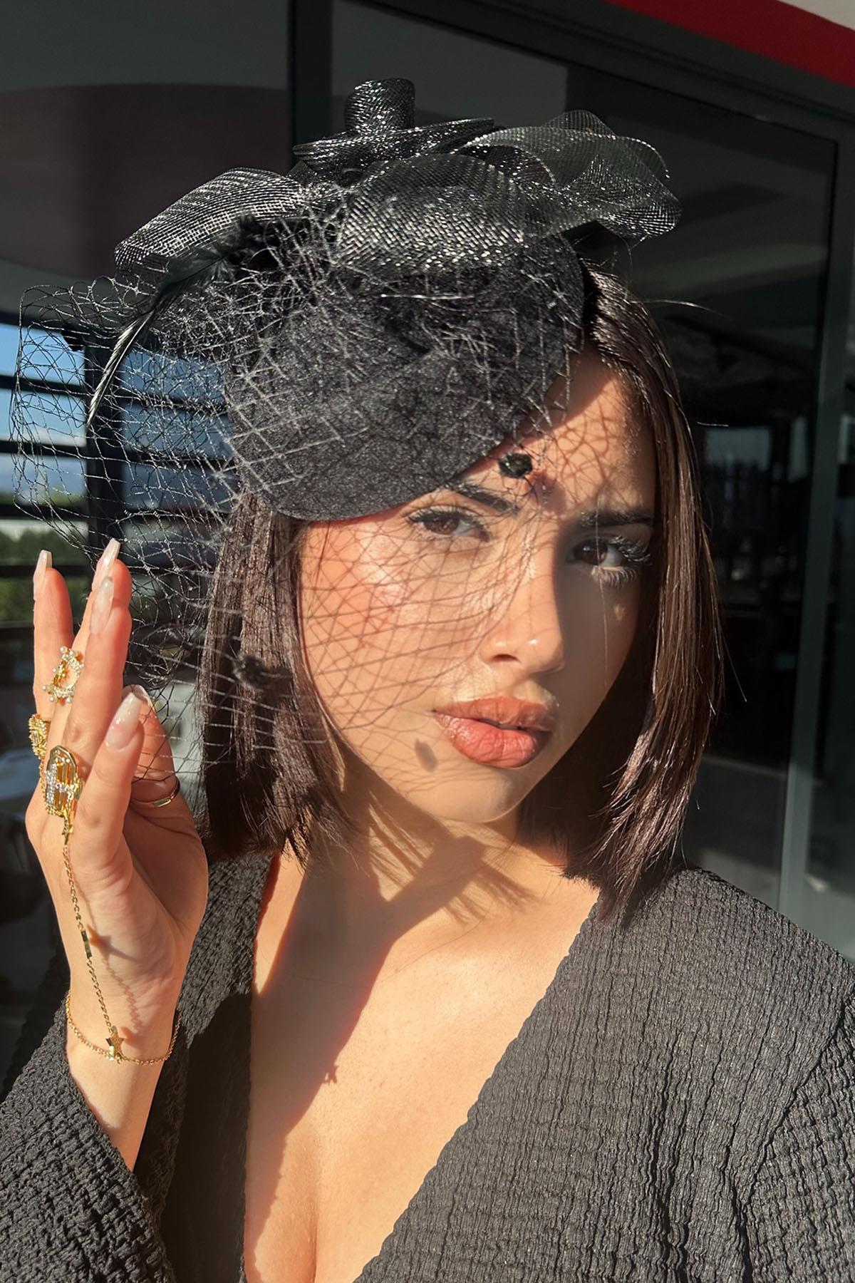 Siyah Renk Çiçek Detaylı Nikah Şapkası/Vualet Şapka