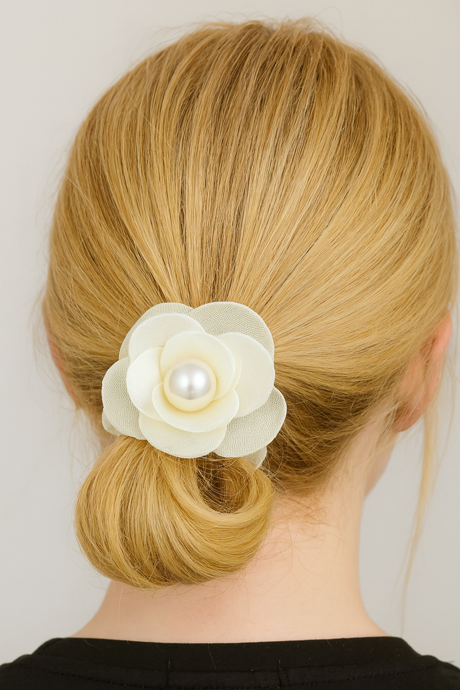 Krem Renk Çiçek Figürlü Simit Toka