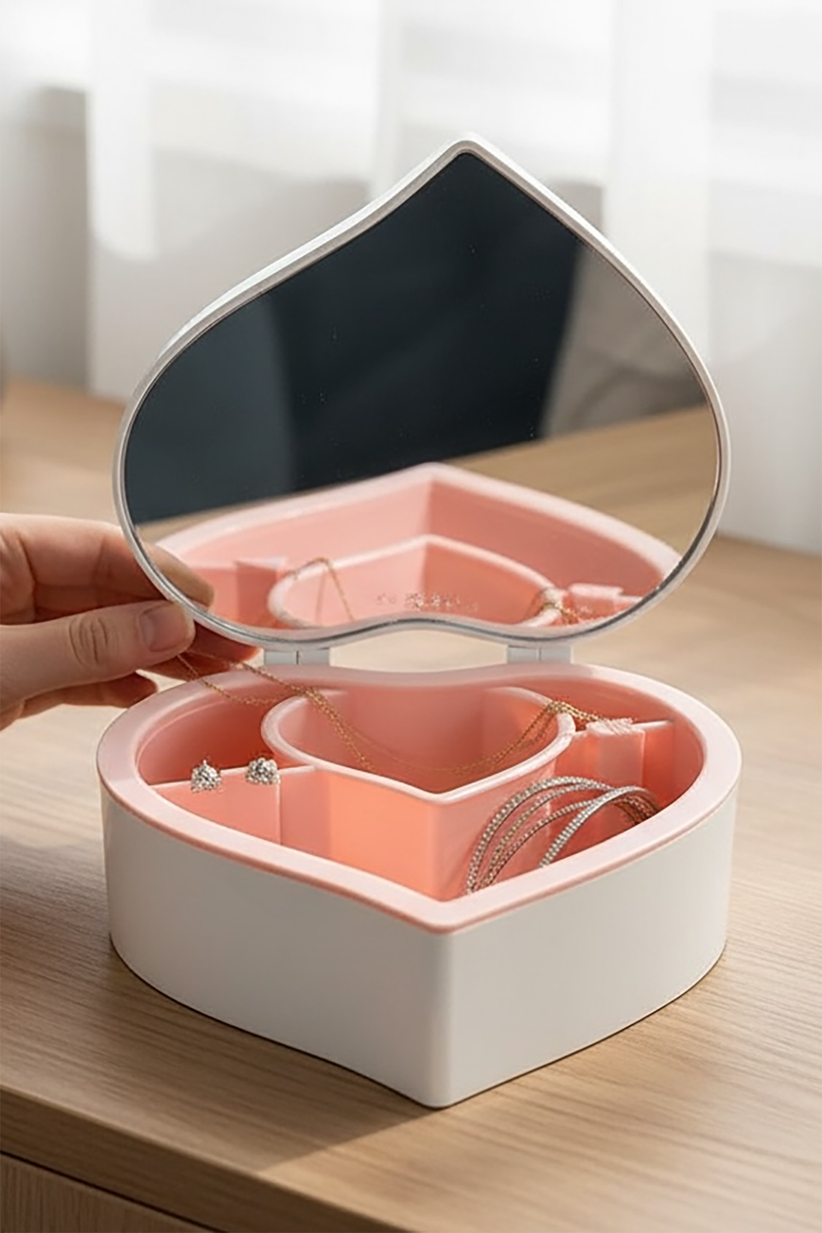 Beyaz Renk Kalp Figürlü Aynalı Takı Organizeri