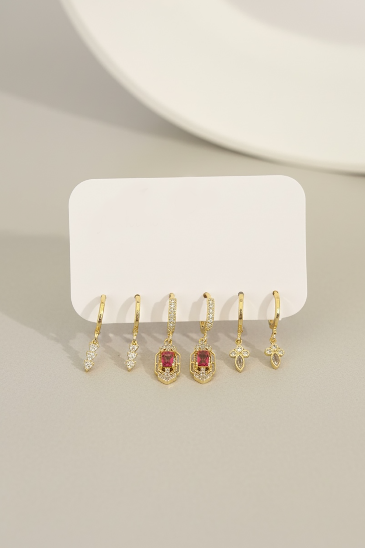 Altın Renk 6'lı Taş Detaylı Set Küpe