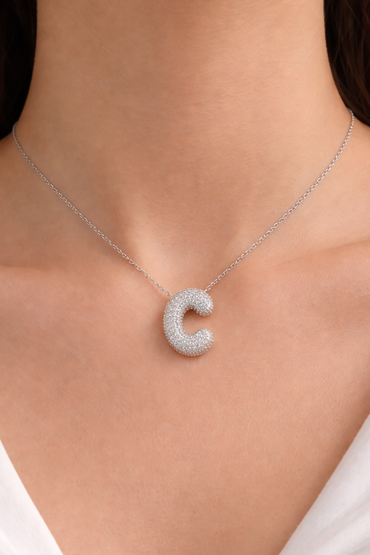 Gümüş Renk C Harf Taş Detaylı Çelik Kolye