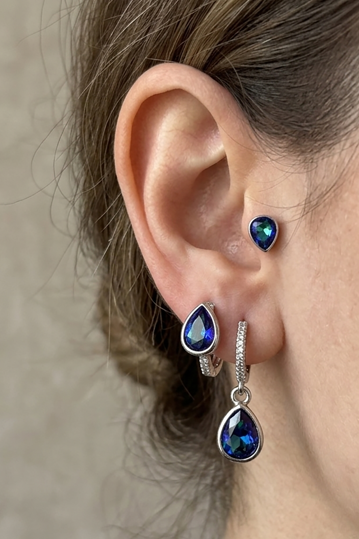 Gümüş Renk Taş Detaylı 3'lü YSX Küpe Set