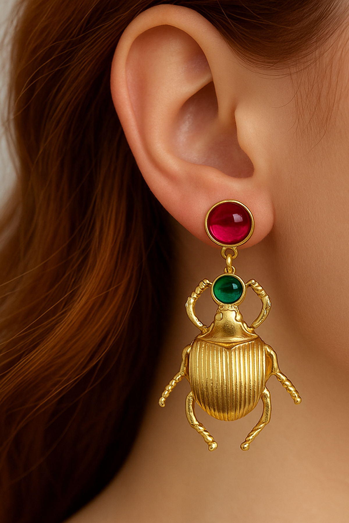 Altın Renk Böcek Figürlü Taş Detaylı Çelik Küpe (Çift)