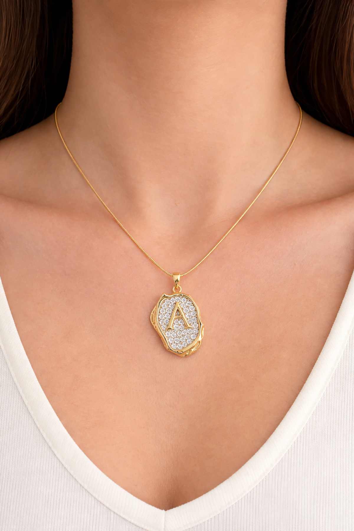 Altın Renk A Harf Taş Detaylı Çelik Kolye