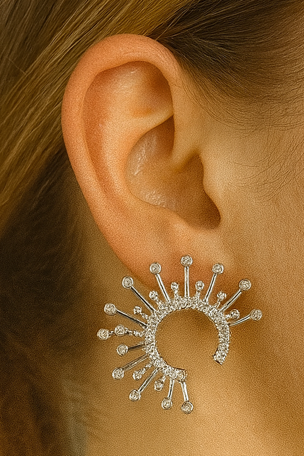 Gümüş Renk Taş Detaylı  Küpe (Çift)