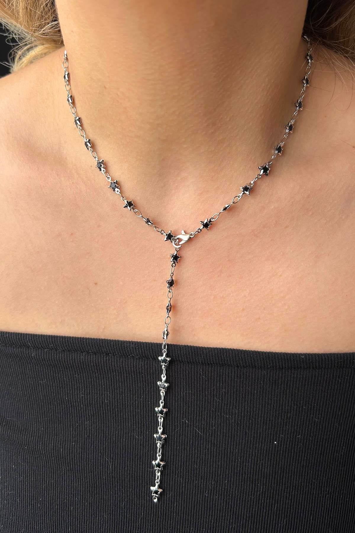 Gümüş Renk Siyah Taşlı Yıldız Figürlü Çelik Y Kolye