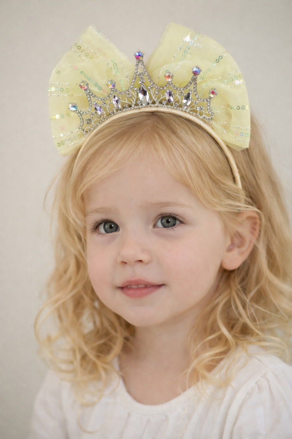 Sarı Renk Taş Detaylı Çocuk Taç