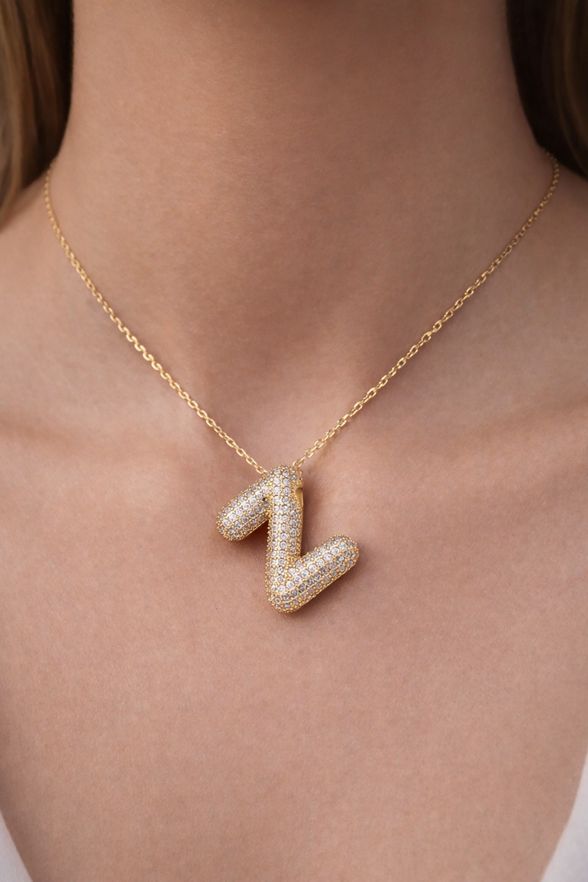 Altın Renk Z Harf Taş Detaylı Çelik Kolye