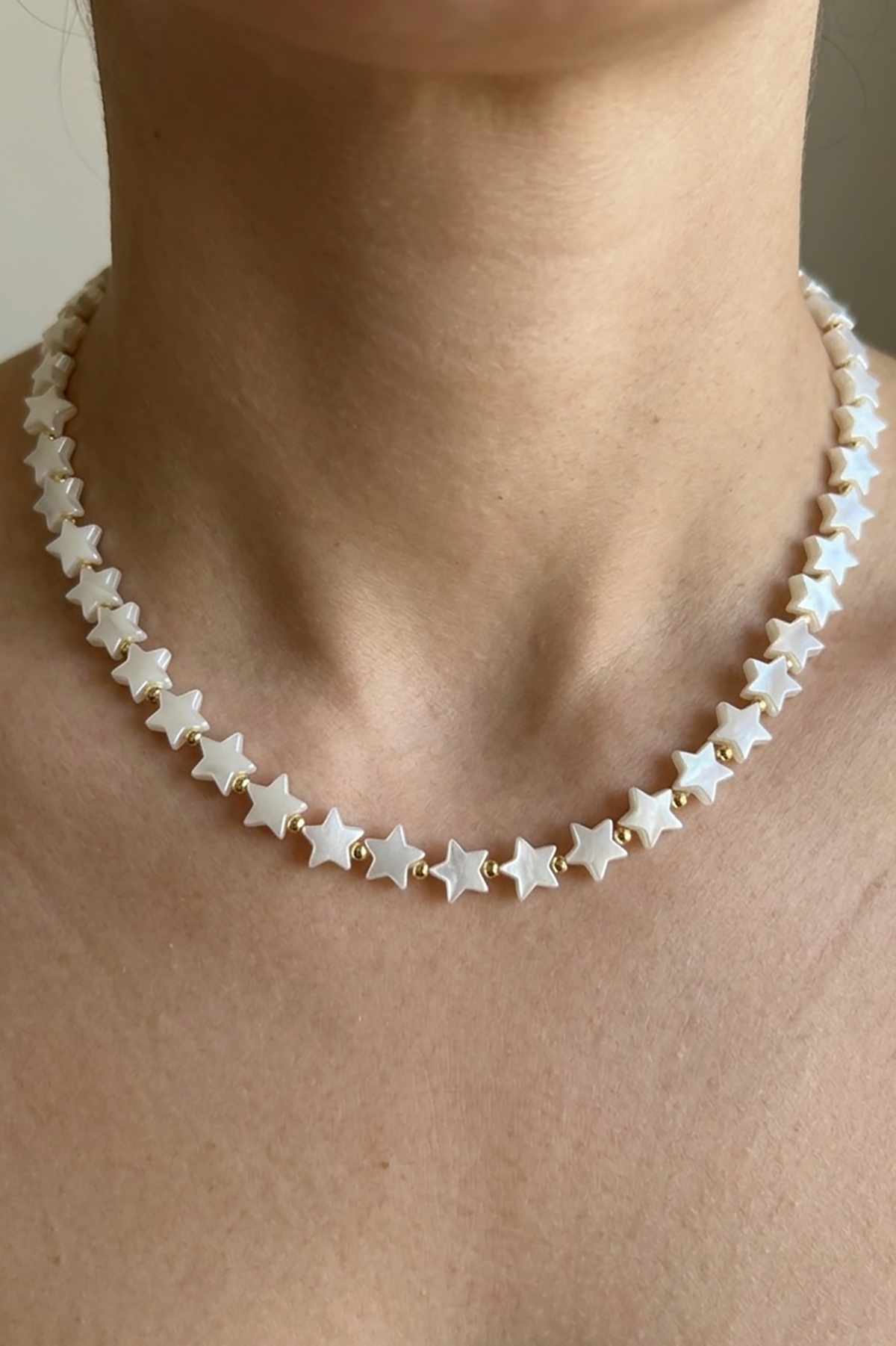 Altın Renk Yıldız Figürlü İnci Kolye