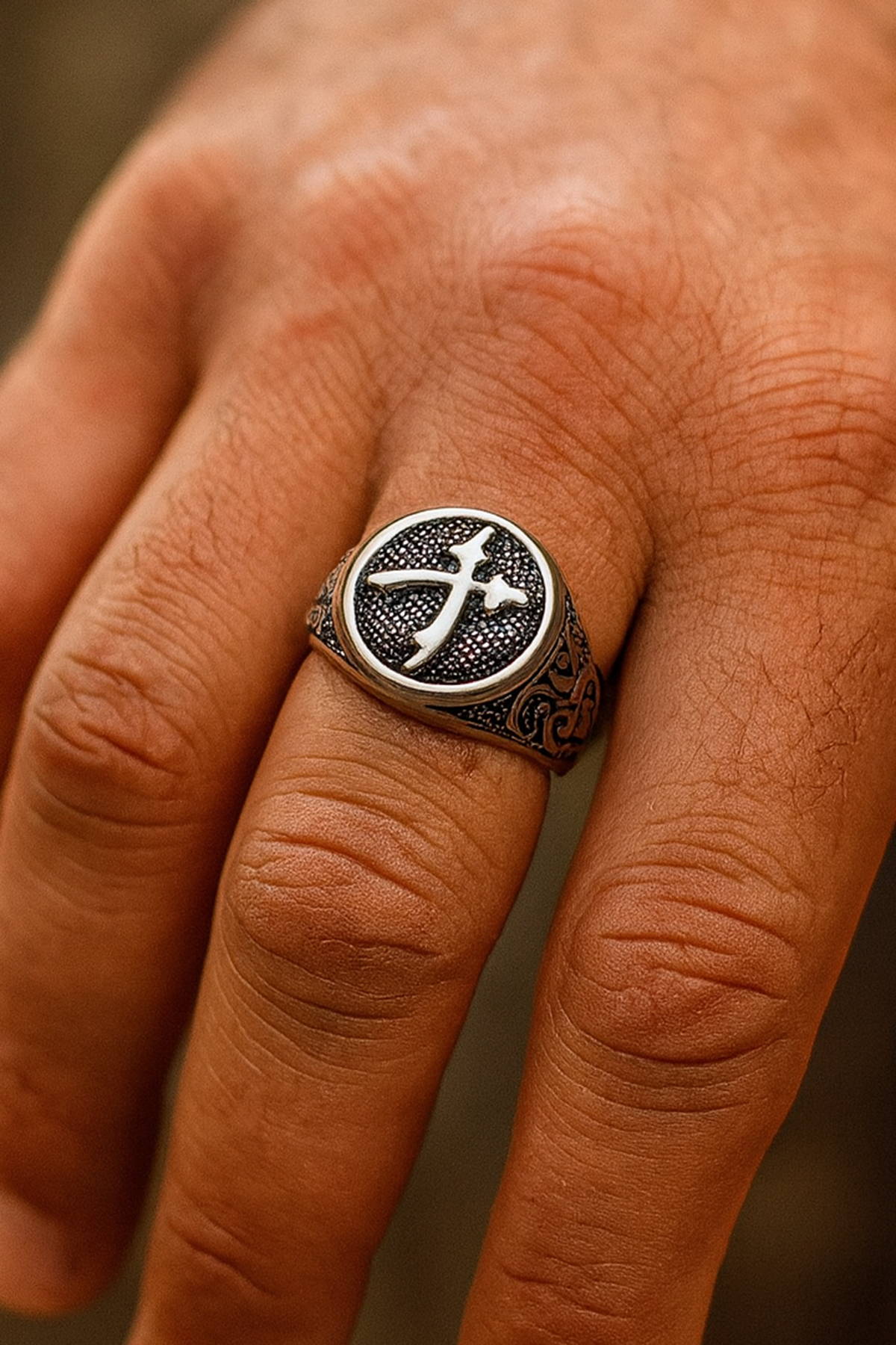 Gümüş Renk Kılıç Figürlü Ayarlanabilir Çelik Erkek Yüzük