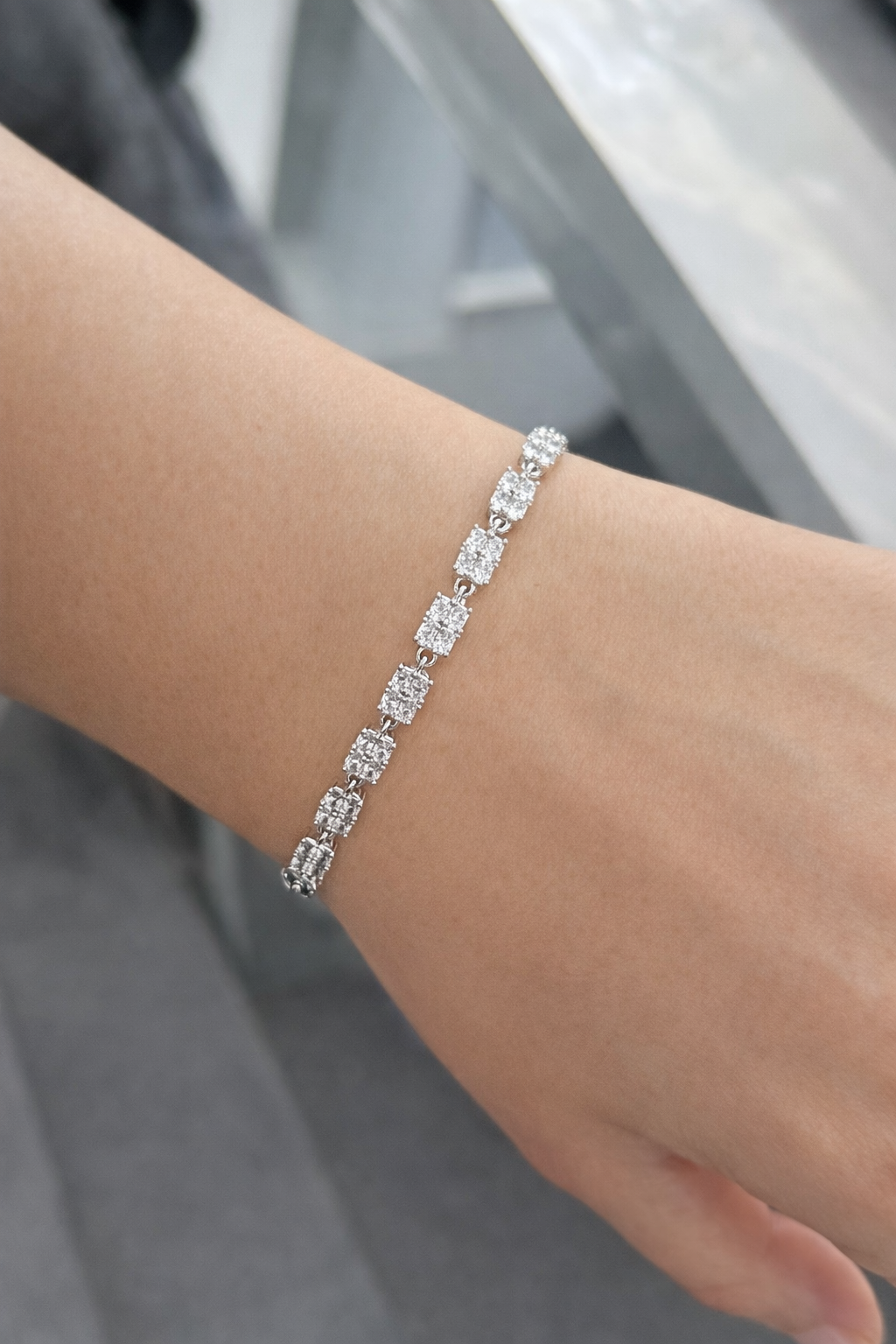 Gümüş Renk Taş Detaylı Çelik Xupıng VİP Bileklik