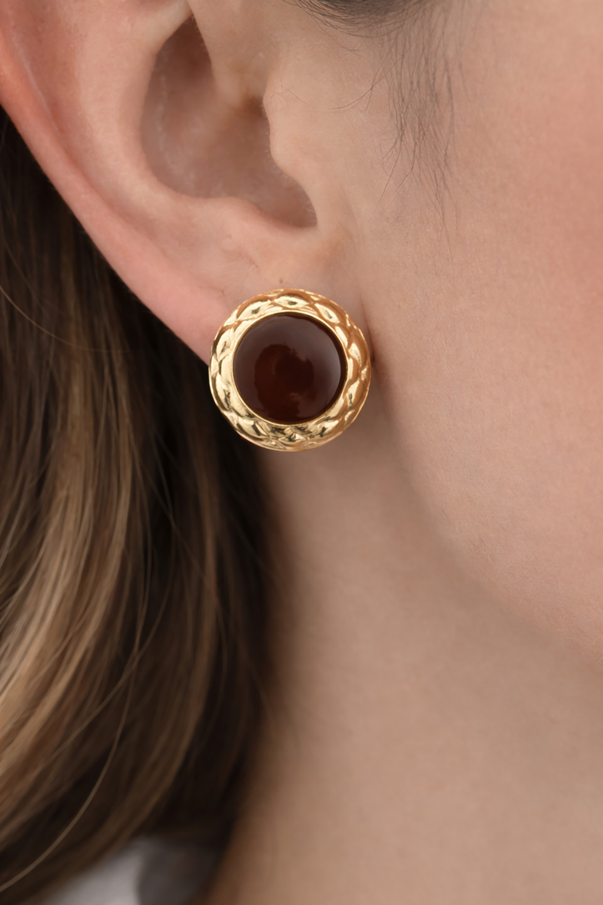 Altın Renk Kahverengi Taş Detaylı Küpe (Çift)