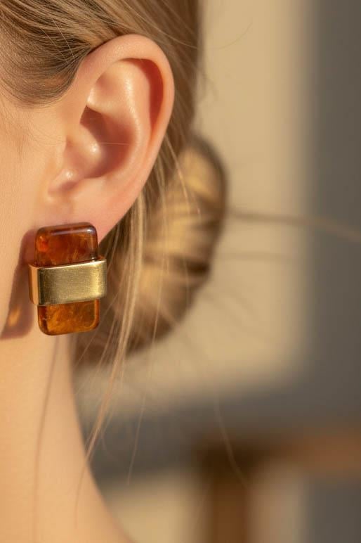 Altın Ve Kahve Renk Taş Detaylı Küpe (Çift)