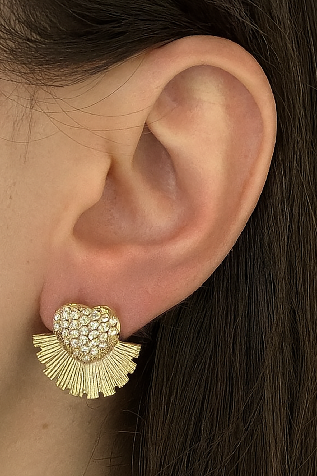 Altın Renk Kalp Figürlü Taş Detaylı Küpe (Çift)